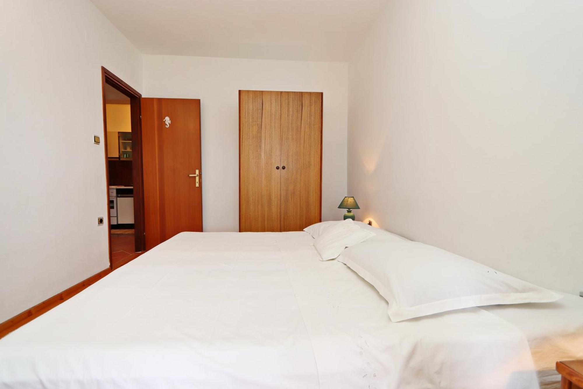 Apartments By The Sea Prizba, Korcula - 4484 Rom bilde